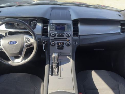 Used 2017 Ford Taurus SEL image 21