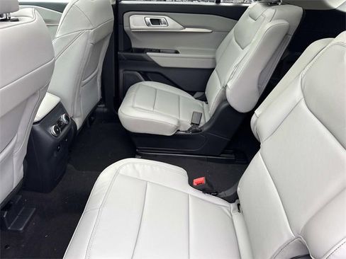 New 2026 Ford Explorer Active w/ Active Comfort Package image 19
