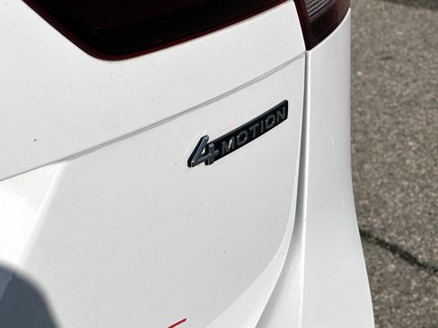 Used 2022 Volkswagen Tiguan SE R-Line image 10