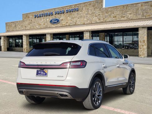 Used 2023 Lincoln Nautilus Reserve image 5