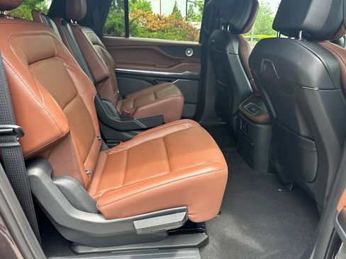 New 2026 Lincoln Navigator L Reserve AWD/4WD image 17