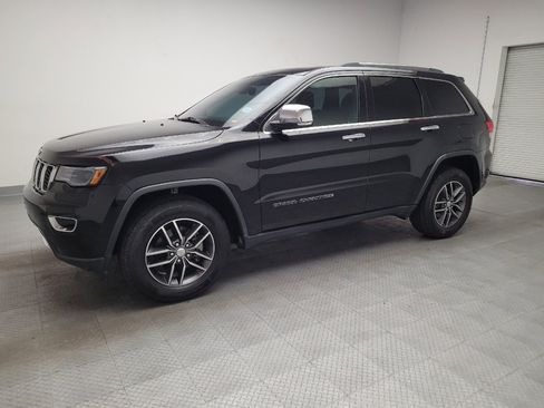 Used 2017 Jeep Grand Cherokee Limited w/ Luxury Group II AWD/4WD image 2