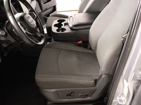 Used 2024 RAM 2500 Big Horn w/ Night Edition AWD/4WD image 11