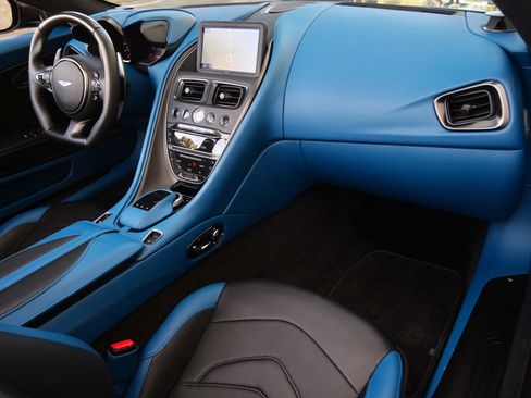 Used 2020 Aston Martin DBS Superleggera Volante RWD image 31