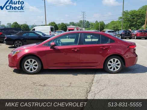 Used 2024 Toyota Corolla LE FWD image 2