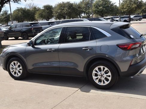 Used 2023 Ford Escape Active image 11