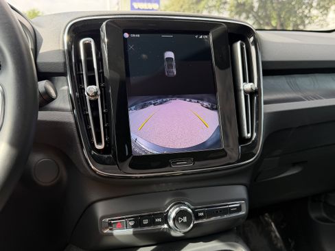 Certified 2023 Volvo C40 Recharge Core AWD/4WD image 20