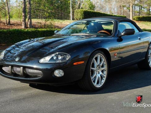 Used 2003 Jaguar XK8 Convertible image 12