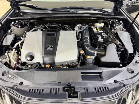 Used 2019 Lexus ES 350 Ultra Luxury w/ Premium Package image 28