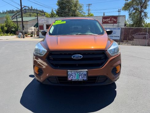 Used 2017 Ford Escape S FWD image 3