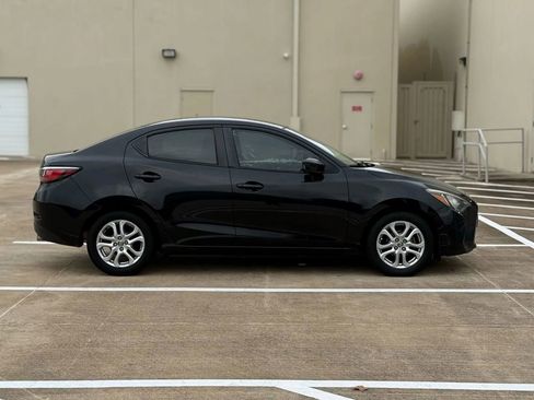 Used 2016 Scion iA FWD image 10