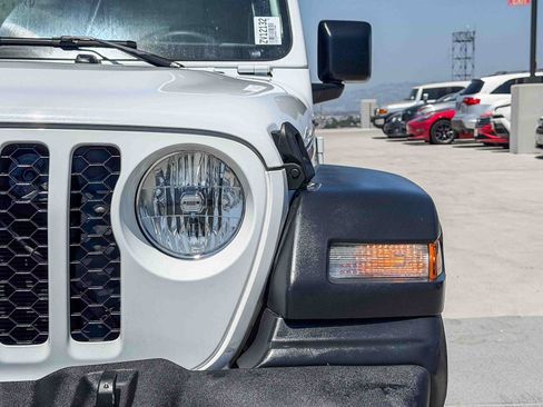 Used 2024 Jeep Wrangler Unlimited Sport AWD/4WD image 7