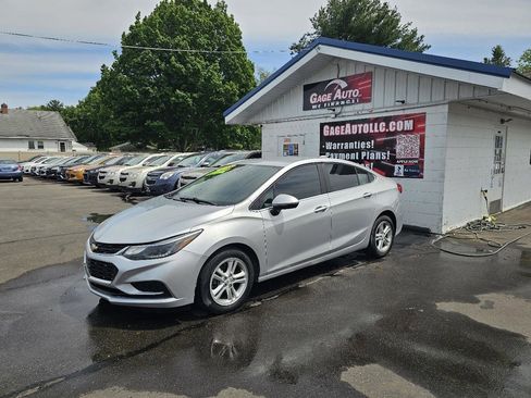 Used 2018 Chevrolet Cruze LT FWD image 5