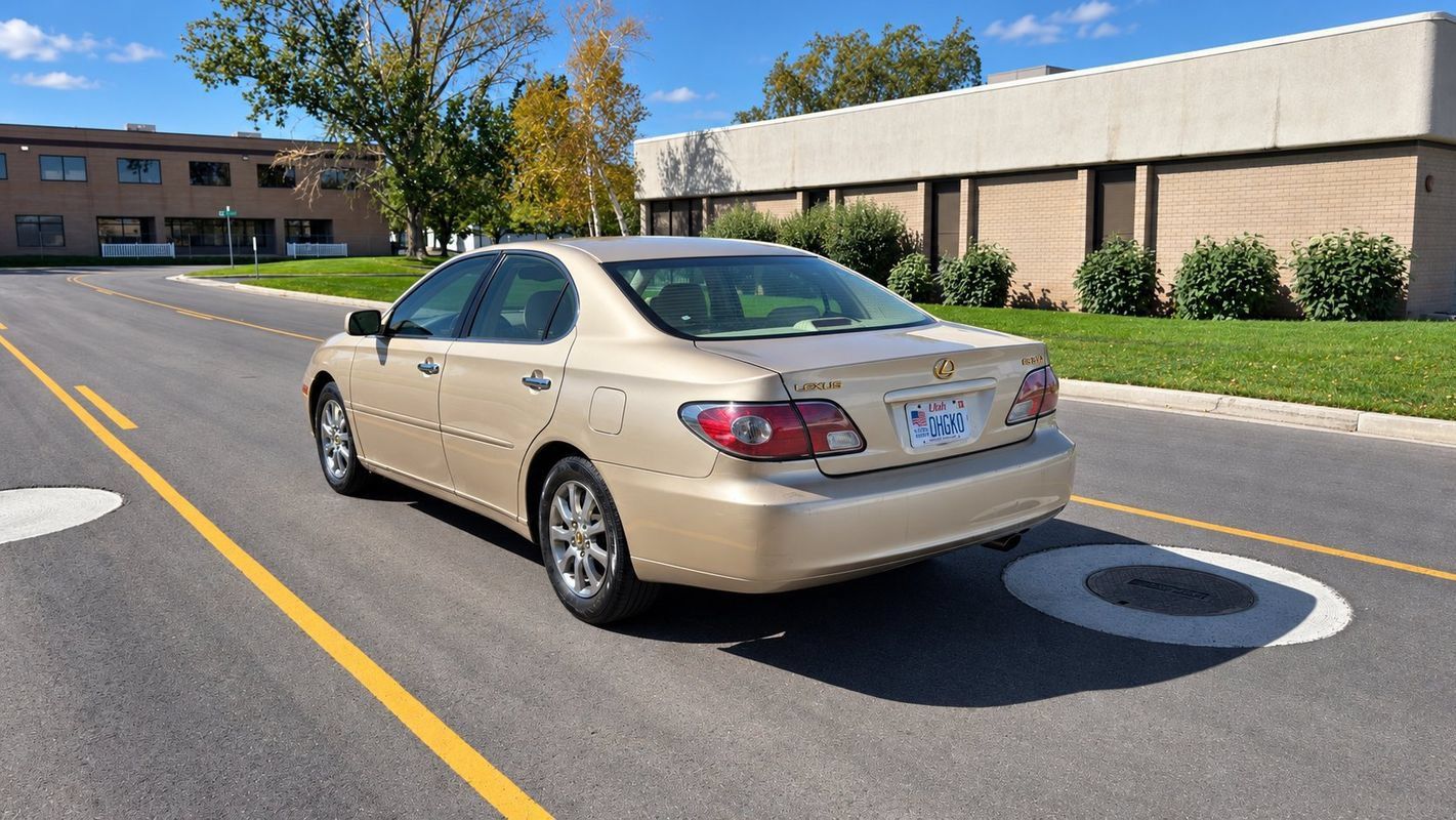 Used 2002 Lexus ES 330 FWD image 3