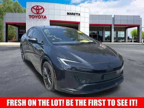 Used 2025 Toyota Prius FWD image 1