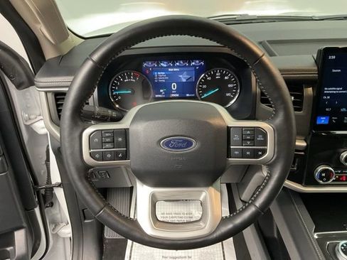 Used 2024 Ford Expedition XLT image 16