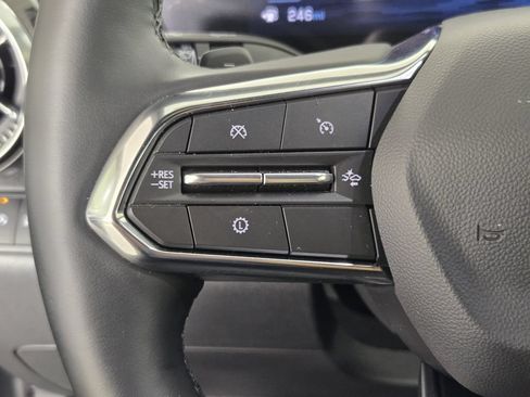 New 2026 Chevrolet Equinox LT w/ Convenience Package II FWD image 31
