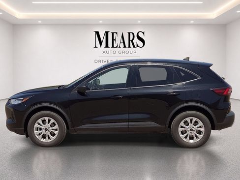 Used 2025 Ford Escape Active AWD/4WD image 2
