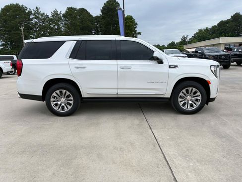 Used 2021 GMC Yukon Denali w/ Denali Premium Package AWD/4WD image 5