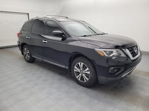 Used 2017 Nissan Pathfinder S image 11
