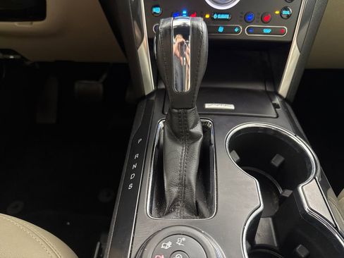 Used 2018 Ford Explorer Limited w/ Equipment Group 301A AWD/4WD image 19