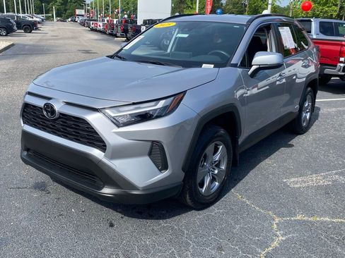 Used 2025 Toyota RAV4 LE AWD/4WD image 2