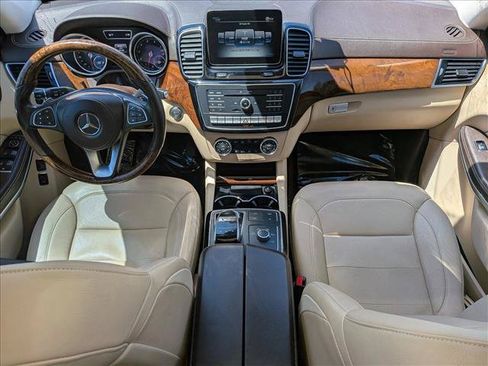 Used 2018 Mercedes-Benz GLS 550 4MATIC image 17