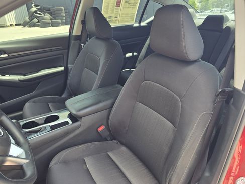 Certified 2024 Nissan Altima 2.5 SV FWD image 13
