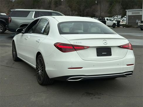 Used 2023 Mercedes-Benz C 300 Sedan image 4