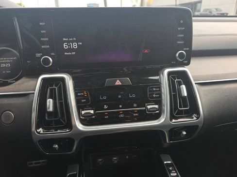 Used 2022 Kia Sorento SX Prestige AWD/4WD image 20