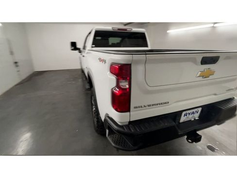 Used 2023 Chevrolet Silverado 2500 Custom w/ Custom Value Package image 7