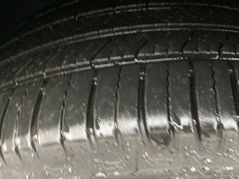 Used 2017 GMC Acadia SLT image 32