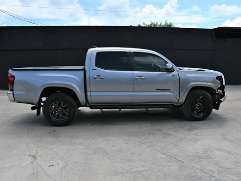Used 2019 Toyota Tacoma SR5 RWD image 6