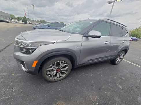 Used 2021 Kia Seltos SX w/ SX Sunroof Package AWD/4WD image 4
