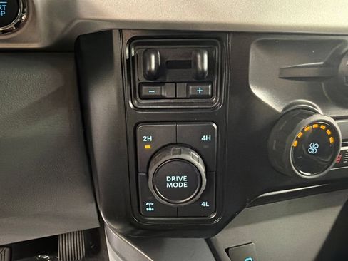 New 2026 Ford F250 XLT w/ XLT Premium Package AWD/4WD image 17