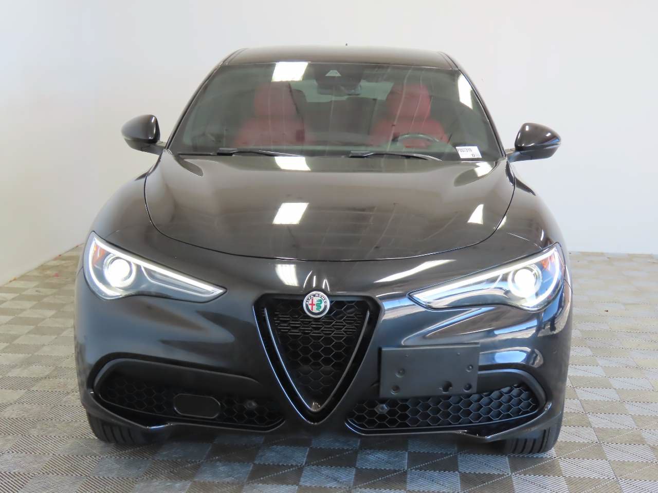 Used 2023 Alfa Romeo Stelvio Sprint RWD image 2