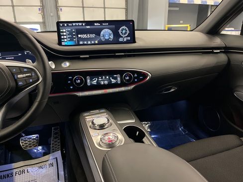 Used 2025 Genesis GV70 3.5T Sport image 24