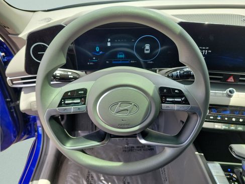 Certified 2024 Hyundai Elantra SEL FWD image 19