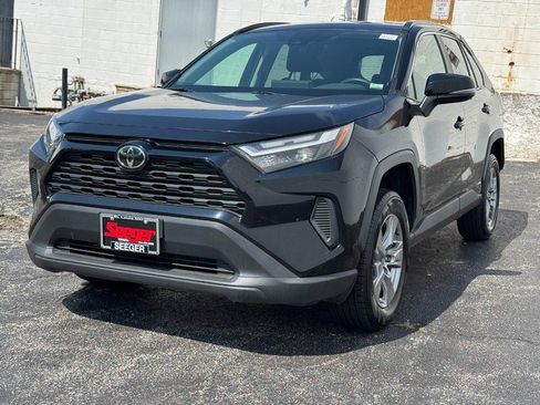 Used 2025 Toyota RAV4 XLE image 6