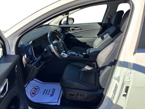 Certified 2023 Kia Sportage EX image 10
