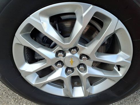 Used 2021 Chevrolet Traverse LS AWD/4WD image 11