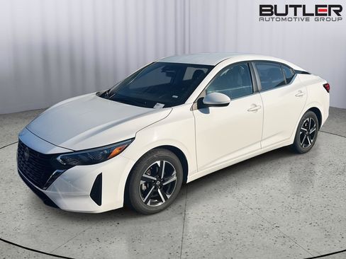 Used 2024 Nissan Sentra SV image 2