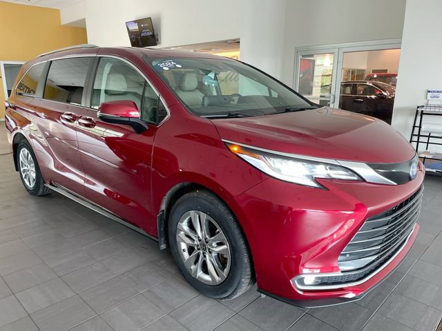 Used 2024 Toyota Sienna Limited AWD/4WD image 7