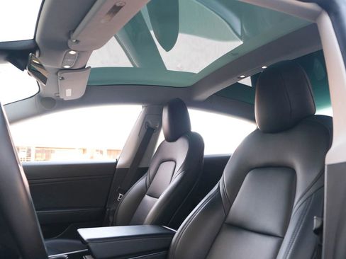 Used 2020 Tesla Model 3 Performance image 21