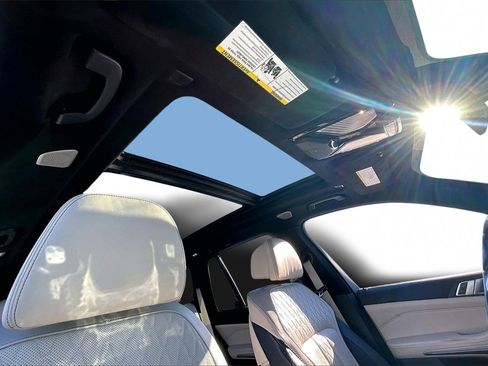 Used 2021 BMW X5 M50i w/ Executive Package image 22