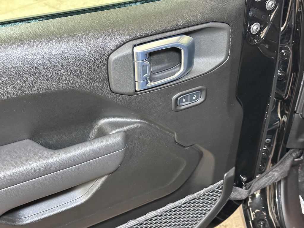 New 2026 Jeep Gladiator Sport AWD/4WD image 16