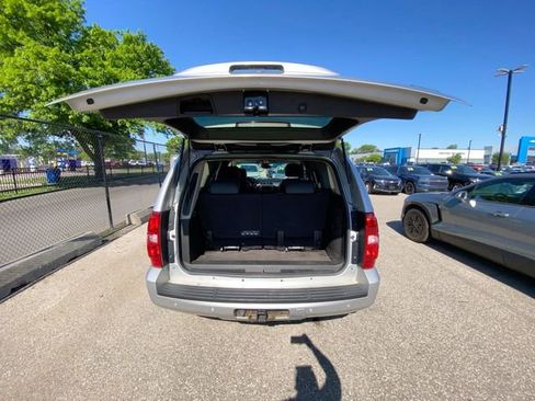Used 2011 Chevrolet Tahoe LT w/ Luxury Package AWD/4WD image 22