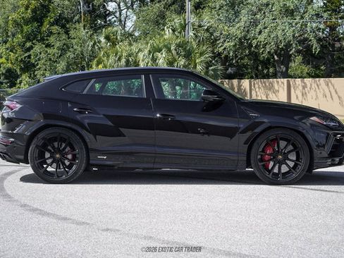 Used 2024 Lamborghini Urus S AWD/4WD image 9