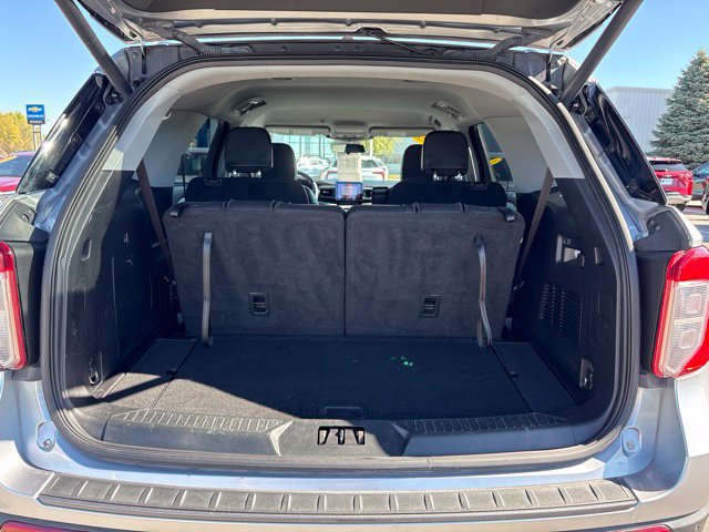 Used 2022 Ford Explorer XLT w/ Equipment Group 202A AWD/4WD image 28