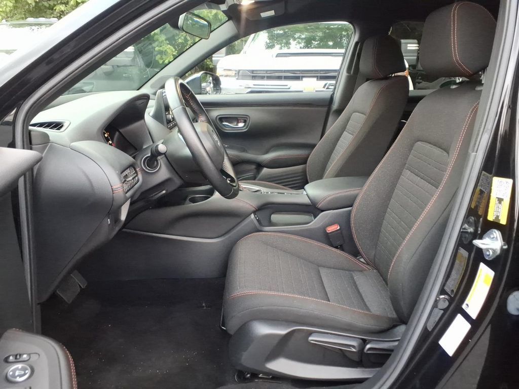 Used 2025 Honda HR-V Sport image 12